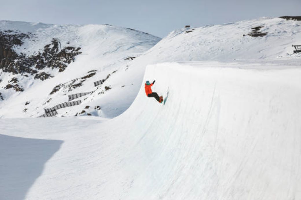 Përgatitjet për Snowboarding në Olimpiadat Dimërore 2026 për Femra