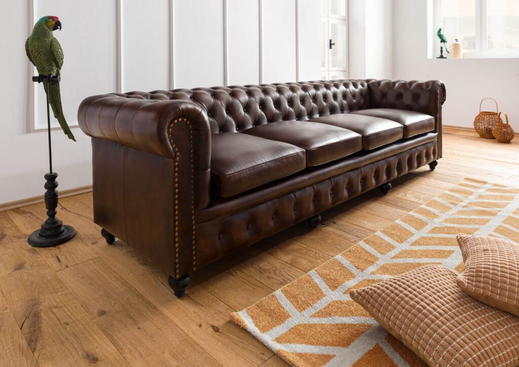 Historia dhe Trendet e Mobiljeve Chesterfield