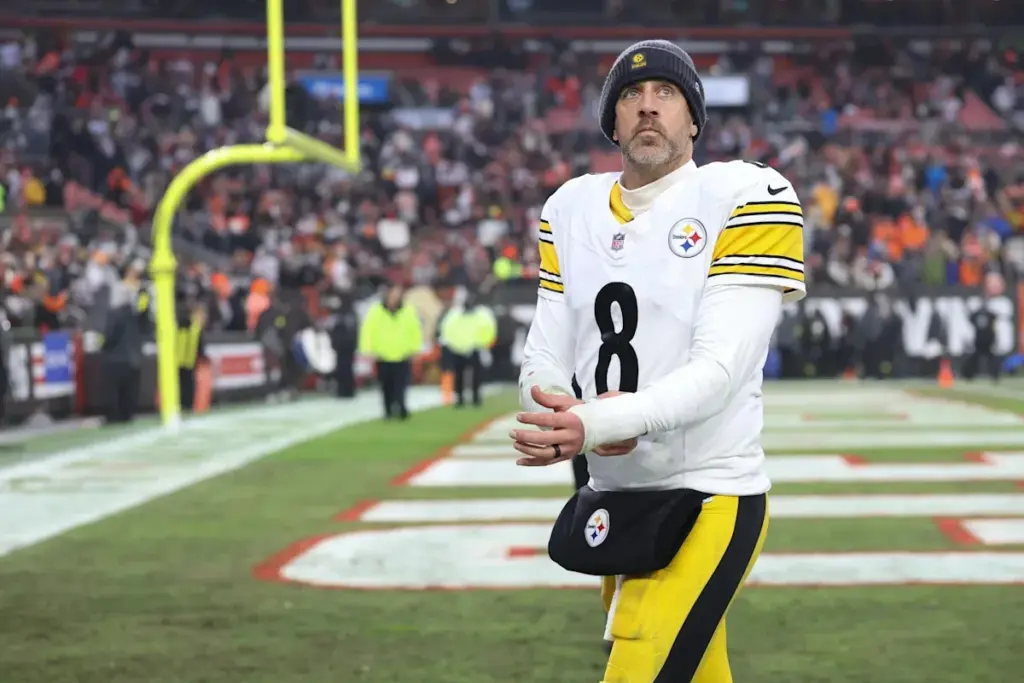 Aaron Rodgers Bonds with Estranged Parents and Brother in New Photos After Years-Long Rift - People.com