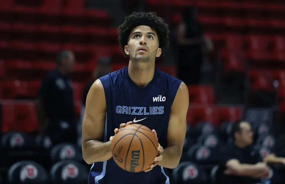 SALT LAKE CITY, UT - JULY 4: Cameron Boozer #27 of the Memphis Grizzlies shoots during warmups before their game against the Oklahoma City Thunder at the 2026 NBA Salt Lake City Summer League at the Jon M Huntsman Center on July 4, 2026 in Salt Lake City, Utah. NOTE TO USER: User expressly acknowledges and agrees that, by downloading and or using this photograph, User is consenting to the terms and conditions of the Getty Images License Agreement. ( Photo by Chris Gardner/ Getty Images)